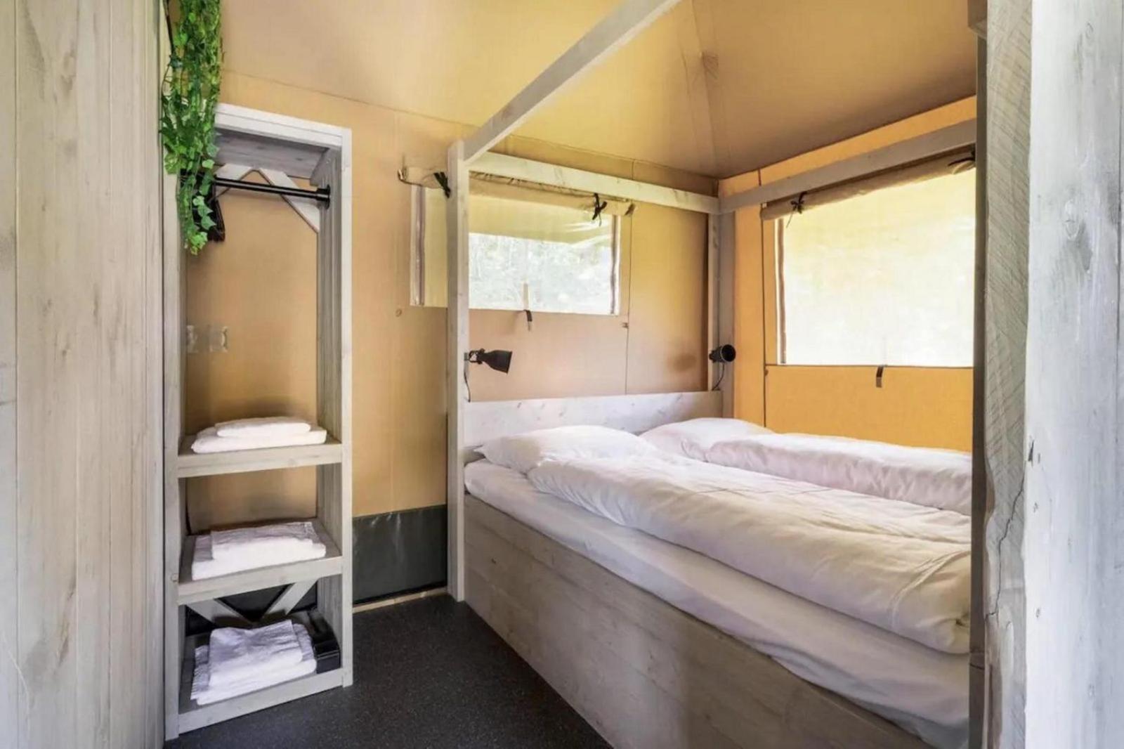 Glamping Lodge With Eco-Wellness Zeewolde Exterior foto