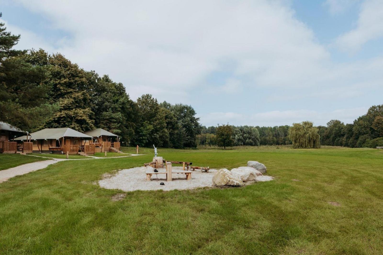 Glamping Lodge With Eco-Wellness Zeewolde Exterior foto