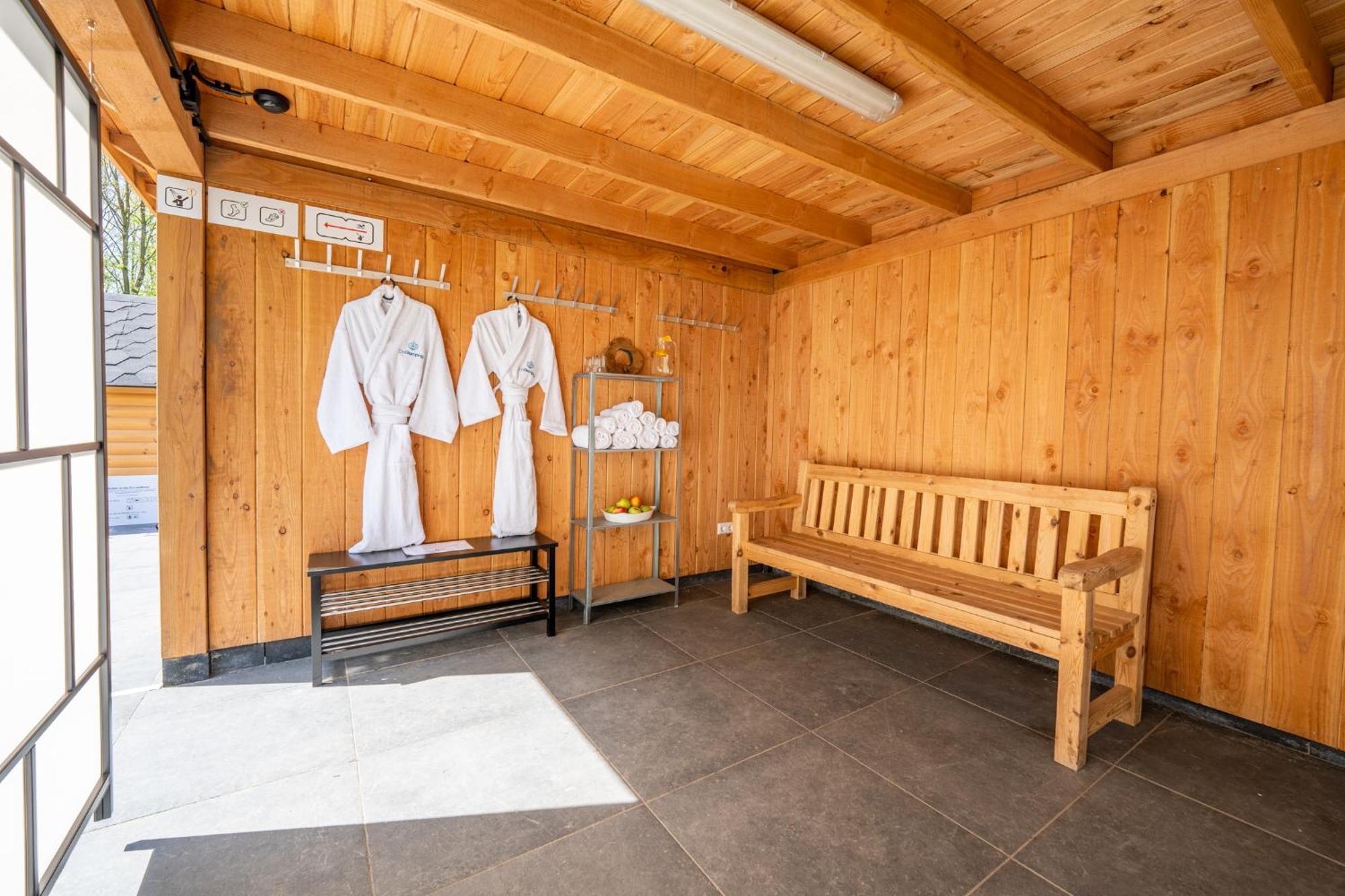 Glamping Lodge With Eco-Wellness Zeewolde Exterior foto